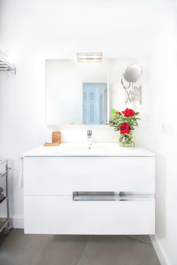 Rooms & Suites The Lighthouse ติอาส ภายนอก รูปภาพ